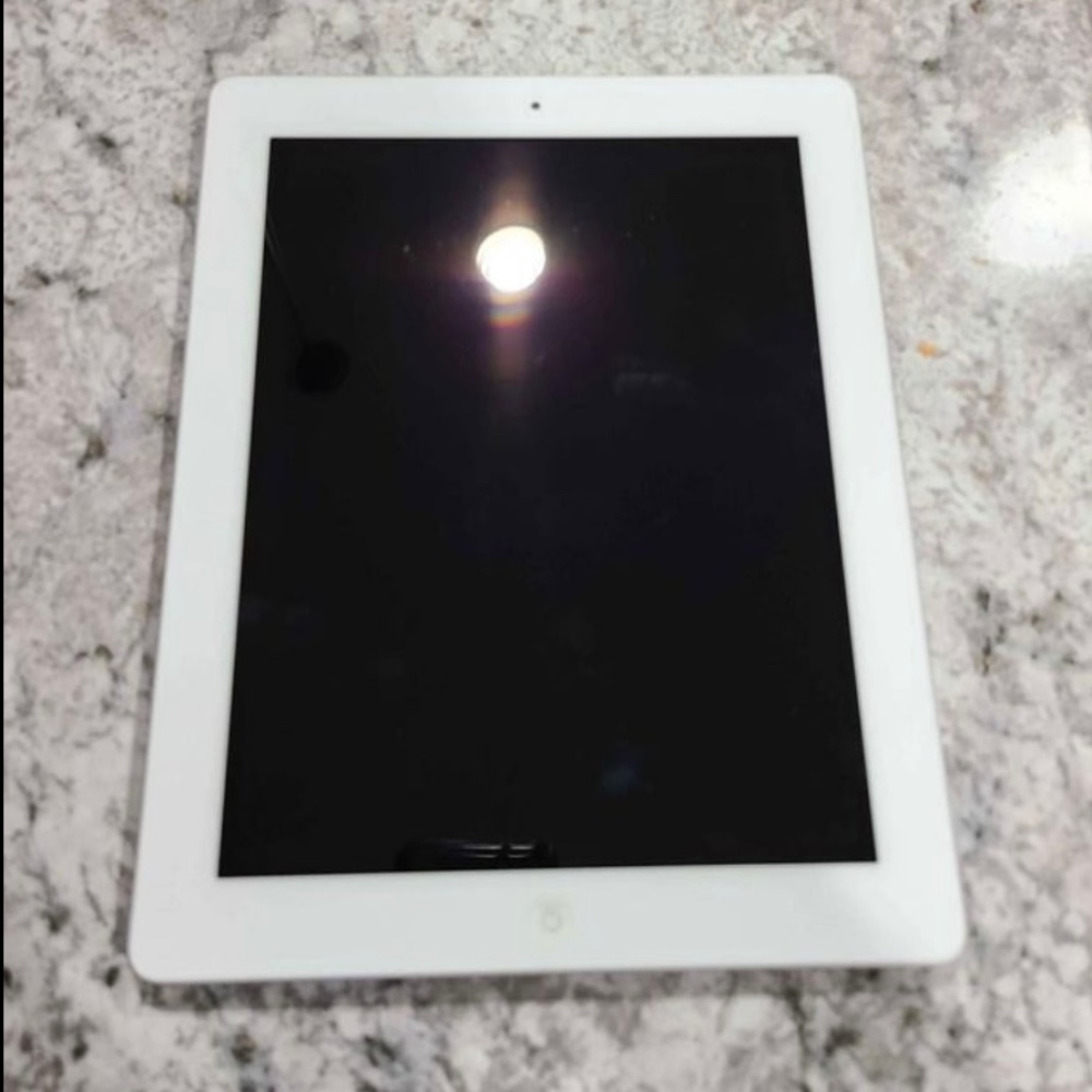White Ipad 3